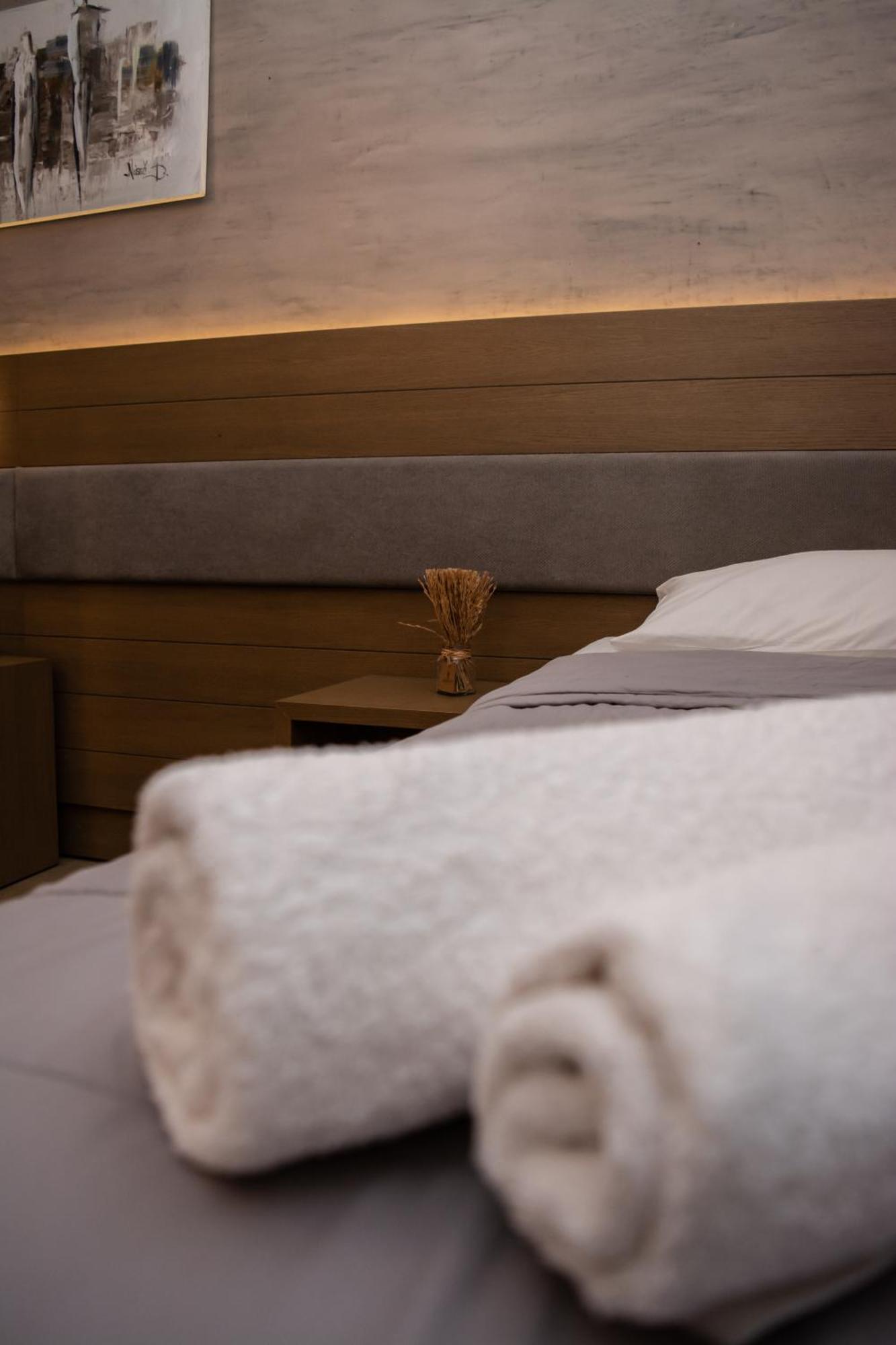 Hotel Golden Sun เนอา เมซางกาลา ภายนอก รูปภาพ