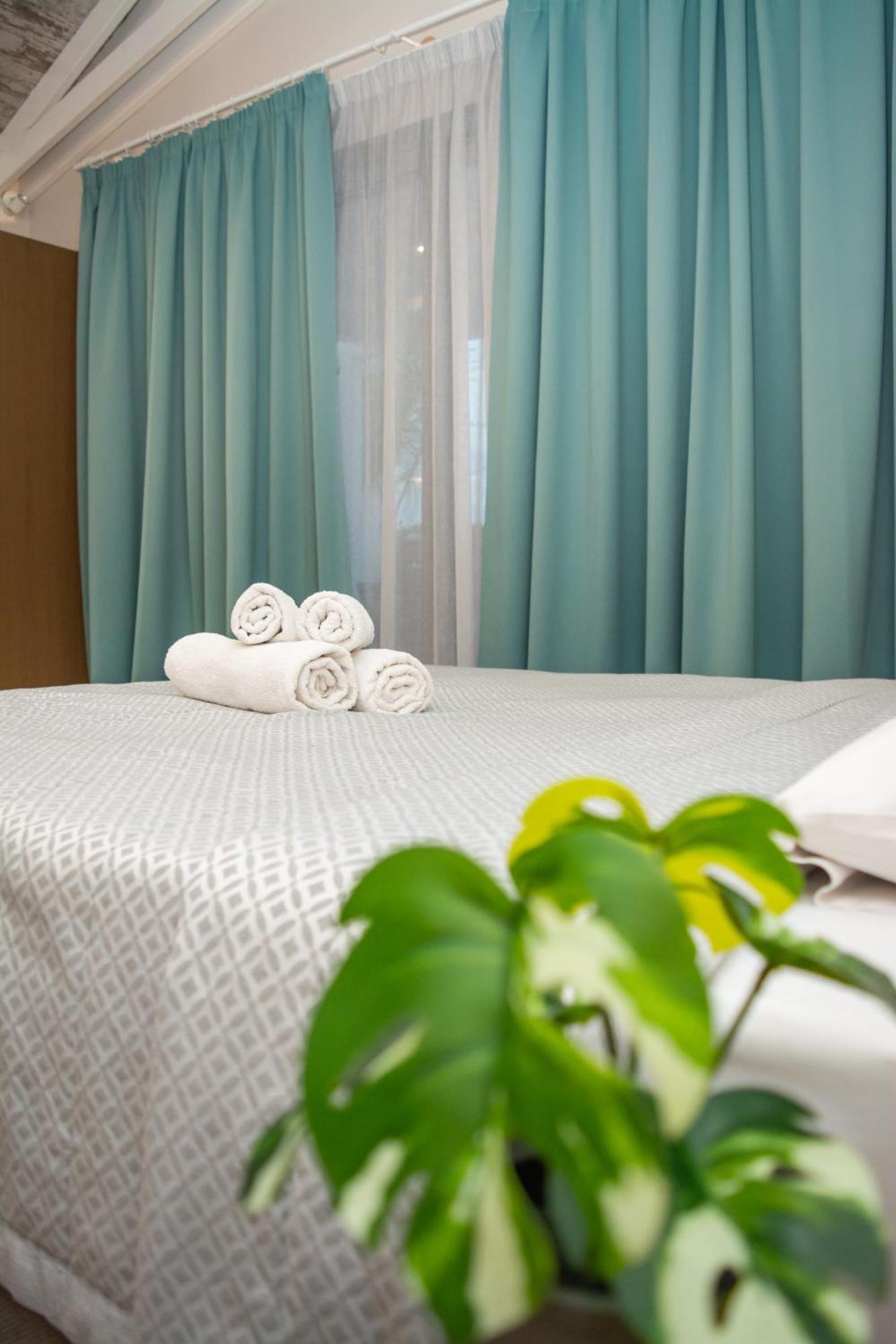 Hotel Golden Sun เนอา เมซางกาลา ภายนอก รูปภาพ