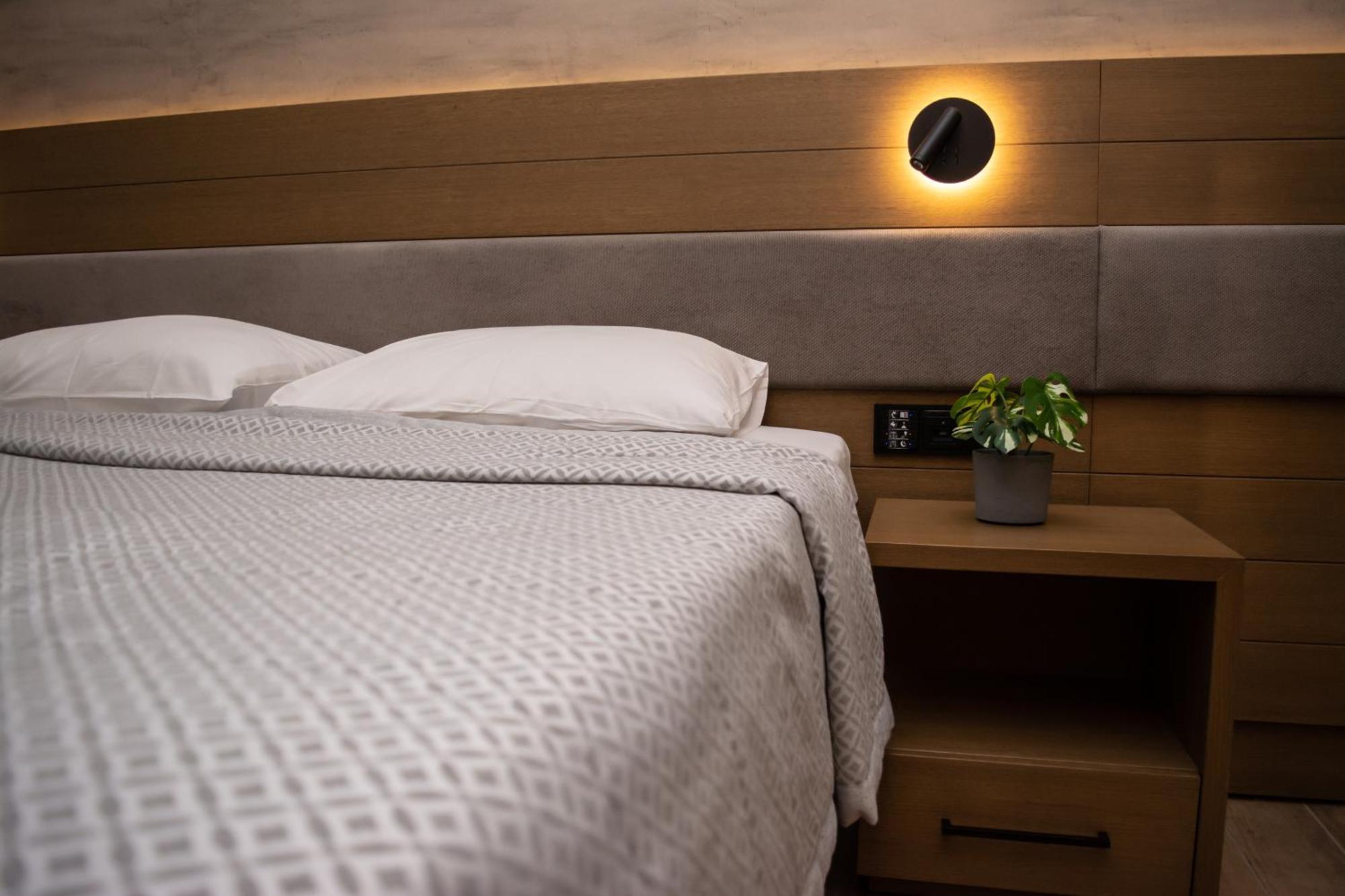 Hotel Golden Sun เนอา เมซางกาลา ภายนอก รูปภาพ
